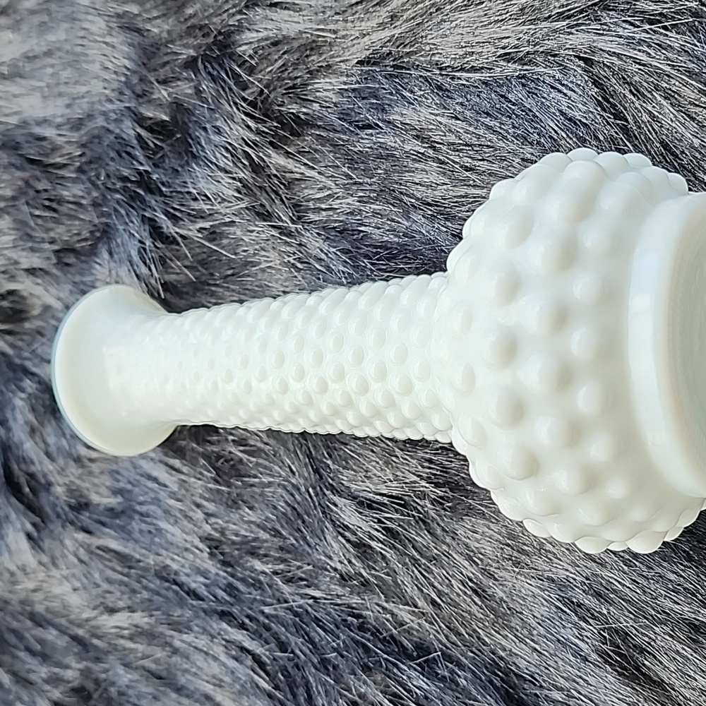 E.O. BRODY CO. VINTAGE MILK GLASS HOBNAIL VASE. - Picture 2 of 6